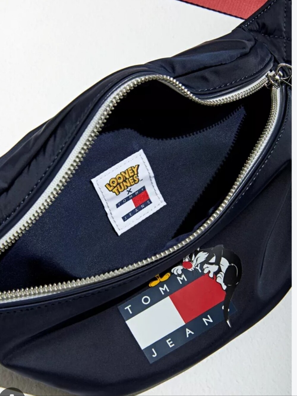 Tommy Jeans X Looney Tunes Sling Bag In Navy